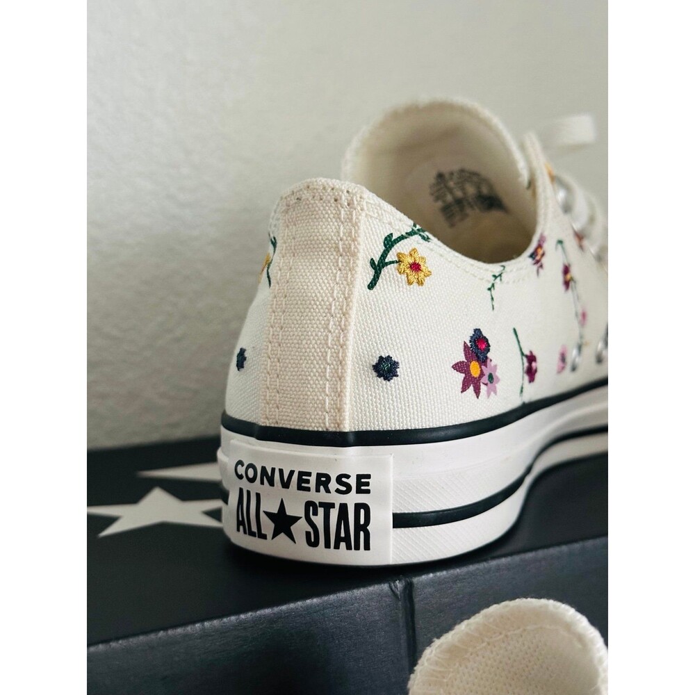Converse Chuck Taylor All Star Floral Embroidery Low Top Women's 8 Canvas - Picture 3 of 6